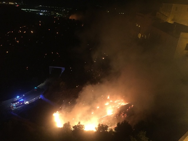 Roosano - Incendio, determinante intervento comune 