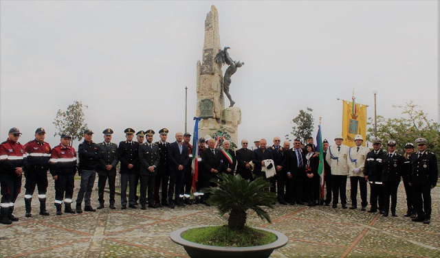 Rossano. Celebrata la festa delle Forze Armate e ricordati i Caduti