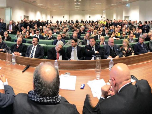I sindaci calabresi al fianco del Governatore Mario Oliverio. A Roma, per rivendicare il diritto alla sanita pubblica in Calabria