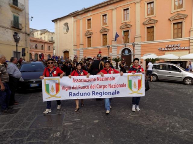 Rossano: successo per il secondo raduno regionale dellAssociazione Nazionale Vigili del Fuoco