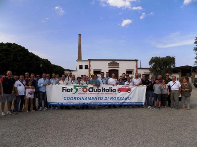 Rossano: successo per il 6 raduno delle mitiche Fiat 500 ed auto depoca nella citt del Codex