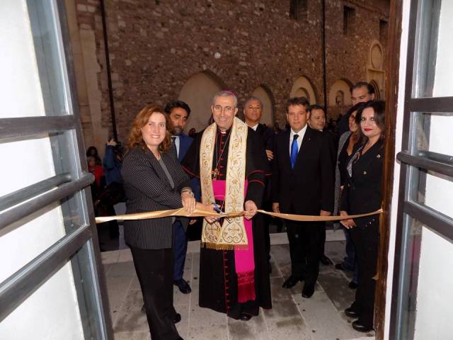 Inaugurato, alla presenza di molte autorit, lEmporium Cafe in Piazza Duomo in Rossano Centro