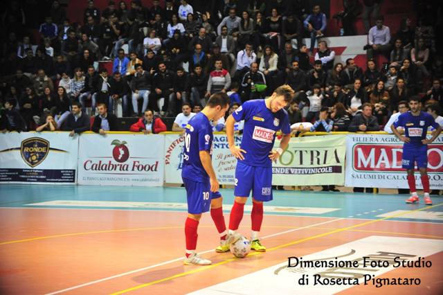 IL CORIGLIANO FUTSAL RICEVE  MONTESILVANO