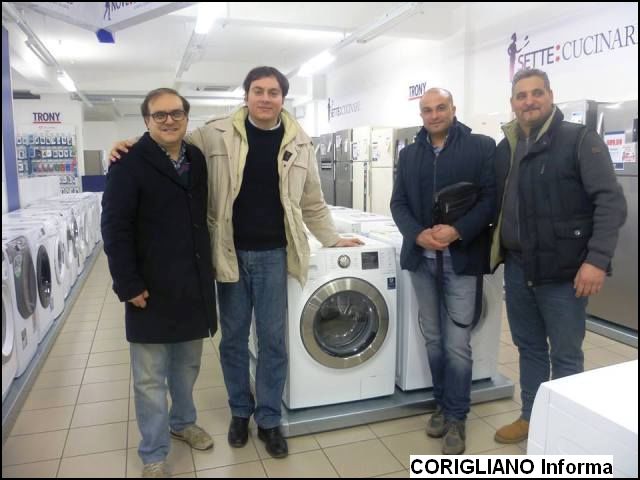 LA FIDELITAS DONA UNA LAVATRICE AD UNA FAMIGLIA ALLUVIONATA DI ROSSANO
