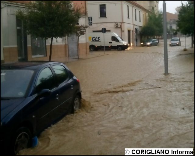 ALLUVIONE, GRUPPO DI VOLONTARI DA CAMPANA