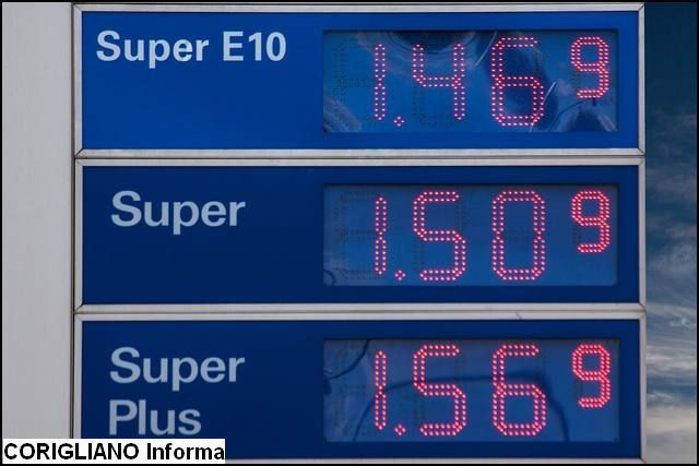 Controlli della GdF sulla corretta esposizione dei prezzi dei carburanti
