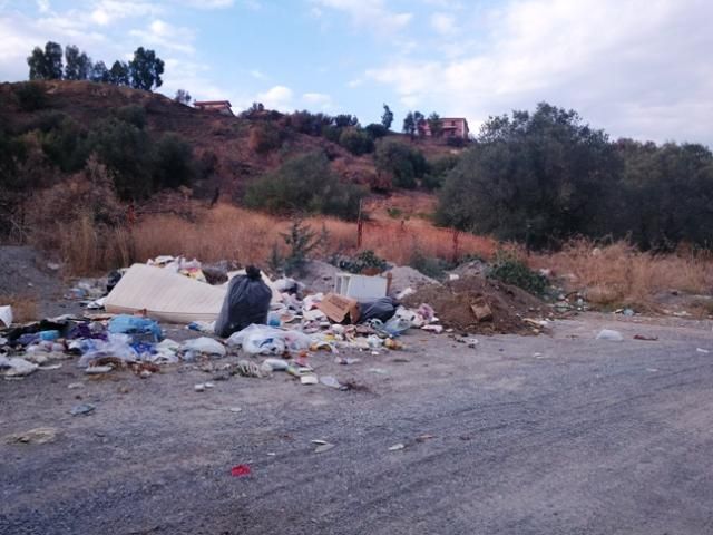 Corigliano, discarica a cielo aperto in via Cannata