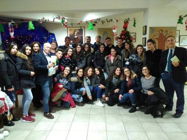 Corigliano, gli studenti del Palma incontrano i nonni della casa di riposo San Giuseppe