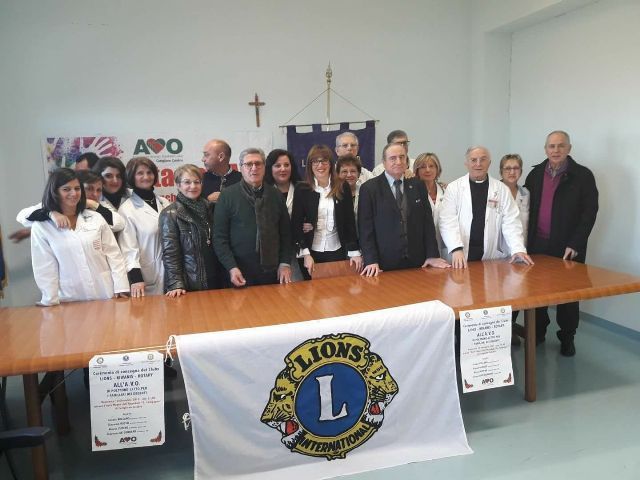  Corigliano: Lions, Kiwanis e Rotary hanno regalato allAvo delle poltrone-letto per i familiari dei degenti dellospedale