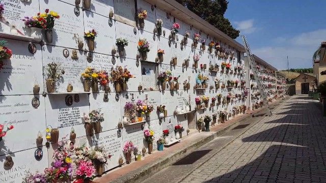 Corigliano-Rossano: Cimitero Corigliano/ok studio fattibilit loculi
