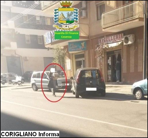 GDF: LOTTA AI FURBETTI DEL CARTELLINO, ESEGUITE 12 ORDINANZE DI CUSTODIA CAUTELARE. I DIPENDENTI IN SERVIZIO A FARE SPESE E PASSEGGIATE
