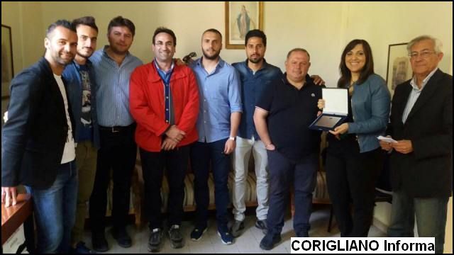 IL COMUNE PREMIA IL CORIGLIANO CALCIO. INCONTRO PROFICUO SUL NODO STADIO