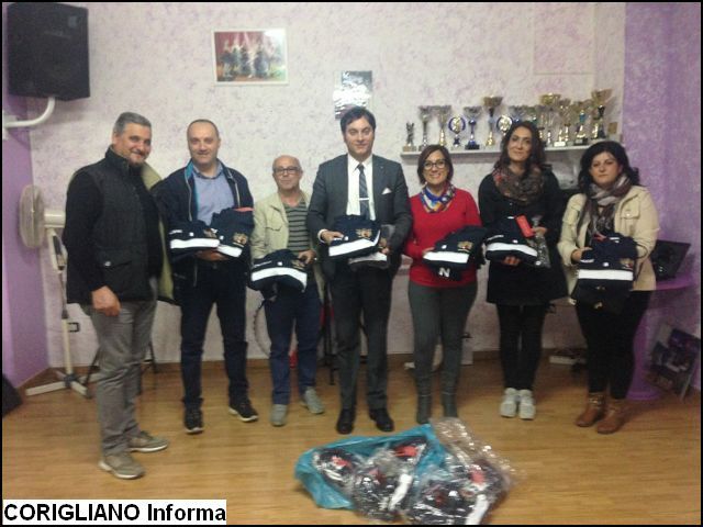 Lassociazione FIDELITAS regala quindici tute ai bambini di Mirto Crosia