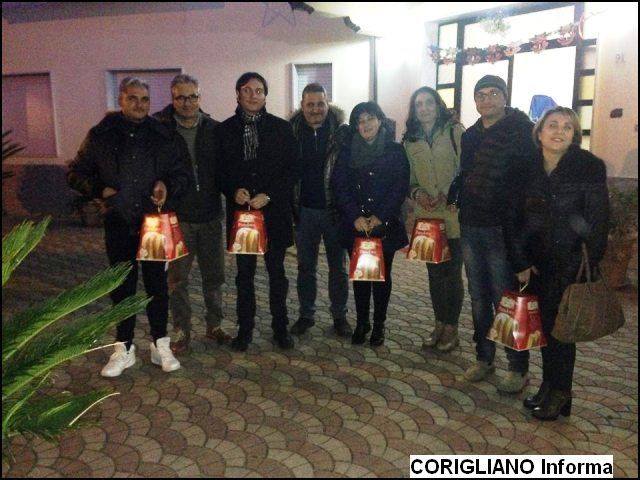 La FIDELITAS regala i panettoni e lo spumante ad una casa famiglia di Corigliano