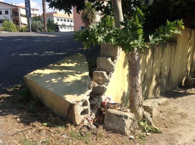 La Fidelitas segnala al Comune di Corigliano la presenza di un parte di muro su strada pubblica