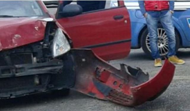Rossano. Scontro tra due auto, tre feriti