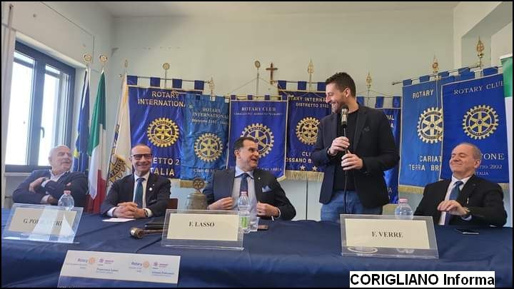 rotary dona ecografo portatile al reparto di ginecologia e ostericia