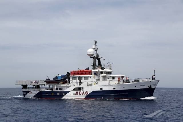 Sabato a Corigliano nave di migranti.  A bordo anche tre cadaveri