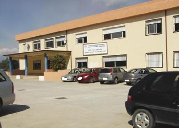 Scuole elementari di Cantinella, la denuncia di un genitore: Bambini disabili senza assistenti fisici